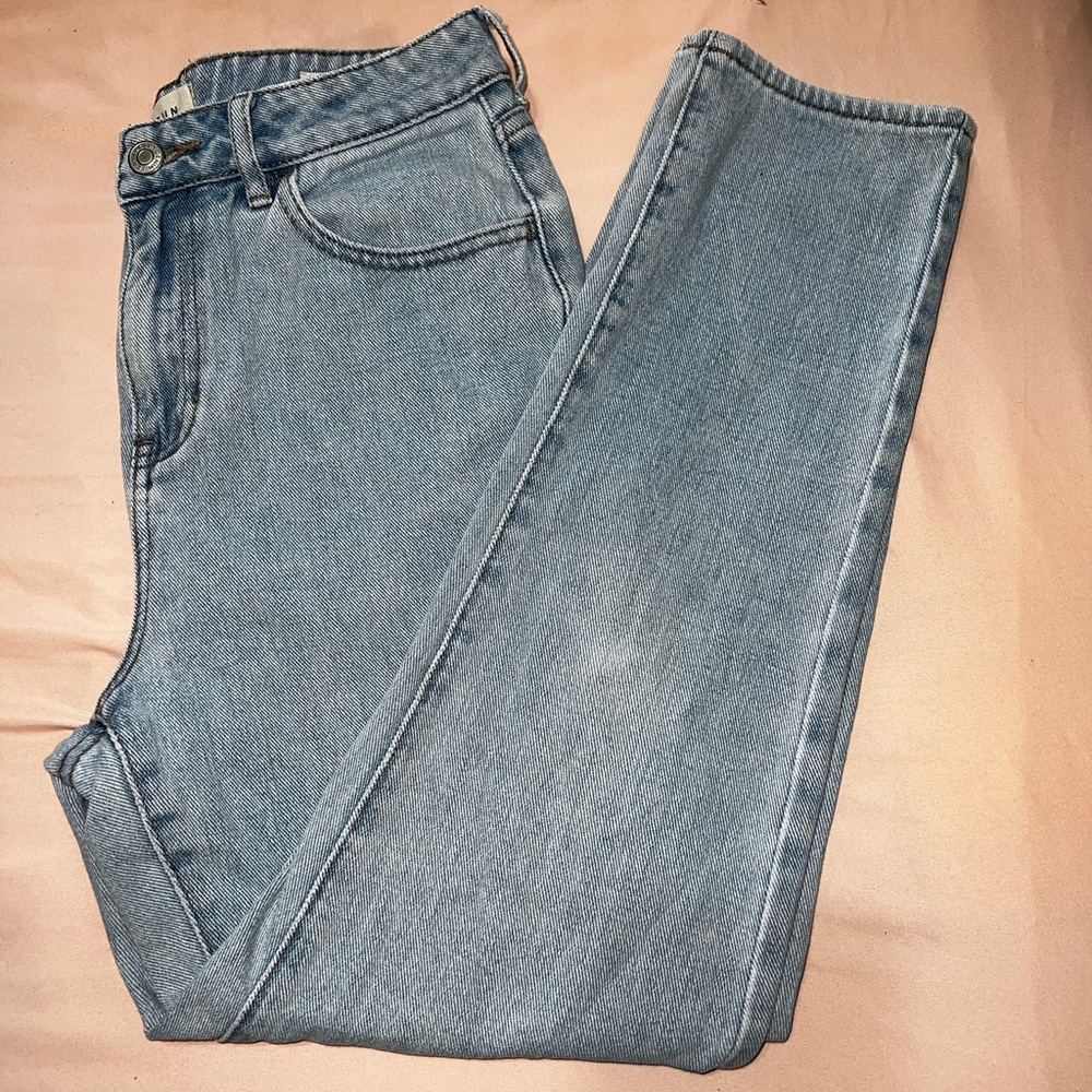 PacSun, mom jean, size 26, light/medium wash